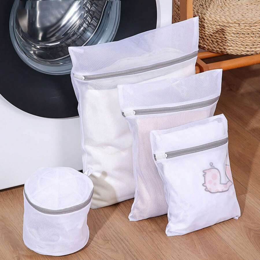 1/4/8个装大号网状洗衣袋，超大容量，经久耐用。采用蜂窝网状设计，透气性极佳，快速晾干。非常适合清洗大件衣物、床上用品、毛巾、被子以及内衣、胸罩、贴身衣物、袜子、泳衣等精致衣物；加固缝线和拉链保护设计，经久耐用；保持衣物整齐有序，保护衣物面料和五金配件，适用于标准洗衣机；是居家、宿舍和旅行洗衣的理想之选。
