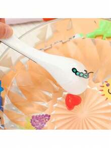 Losowy kolor 1/8/12/24/36 Magiczny pisak akwarelowy z pływającym tuszem do znakowania, odpowiedni do malowania, materiał PP, ceramiczna łyżka, akrylowy marker, minimalistyczny design, odpowiedni do malowania i tworzenia sztuki, wodoodporny, nieprzepuszczalny, odpowiedni do większości powierzchni, prezent urodzinowy, prezent na imprezę (wzory, tekst i logo na zewnętrznej powłoce są losowe)