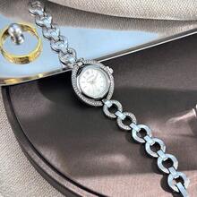 Modische Damen Armbanduhr im Römischen Stil, Luxus personalisiertes Stahlarmband Quarz Armbanduhr für Frauen, Neues beliebtes Damen Armbanduhr Modell