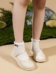 女童经典玛丽珍鞋 - 米色漆皮，蝴蝶结和钩扣设计，秋季返校季必备；黑色鞋；女童学生鞋；女童幼儿鞋；儿童女童鞋；女童鞋 - 米色 - 查看 3