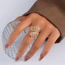 1 件枫叶开口戒指，适合日常佩戴