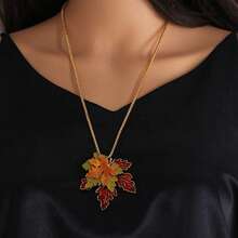 1pc Vintage Maple Leaf Enamel 3D Necklace, Fashionable And Versatile Sweater Chain