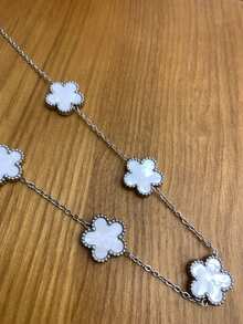 Light Temperament, Luxurious And Elegant, 18K Stainless Steel, Plum Blossom Five-Leaf Necklace, Perfectly Matching 15mm - Bạc - Xem 3