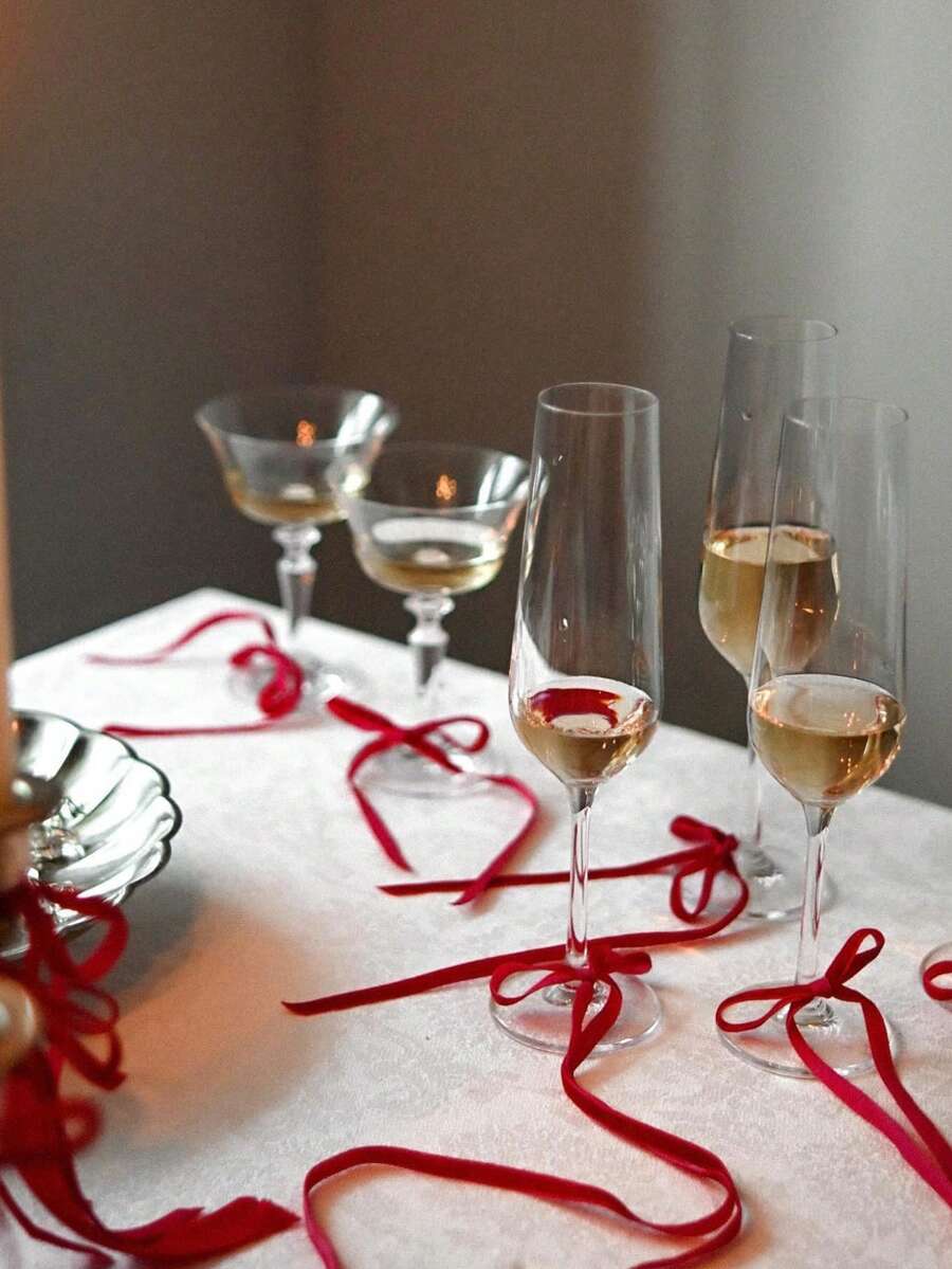12pcs Vintage Velvet Christmas Bow Wall Decor, Cute Bow Decorations, Bow Garland, Suitable For Birthday, Bridal Shower, Gender Reveal Party, Christmas Tree Decor, Country Crafts And Gifts, Classic Polyester Ribbon Bows For Christmas, Valentine's Day, Wedding, Birthday, Holiday, Home And Wedding Decor, Christmas Decor, Room Decor