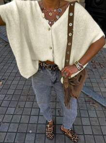FOR BEAUTY 春夏新款白色V领纽扣短袖宽松针织开衫，适合女士休闲度假穿着，露肩设计，白色上衣，新年必备单品 - 白色 - 查看 3