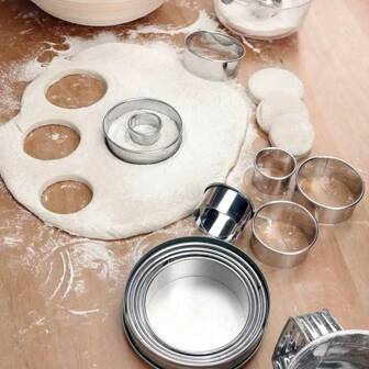 12pcs Round Cookie Cutter Set, Mini Round Cookie/Pastry Cutting Mold, Donut Cutter, For Baking Dough & Donuts, Suitable For Restaurant/Food Truck/Bakery