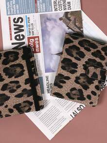 1pc RFID Anti Demagnetization Leopard Print Passport Clip, With Elastic Band To Tie The Passport Book. Multi Slot Airline Ticket Jacket. Convenient And Practical, Sturdy And Durable, ID Storage Bag. Home And Daily Necessities - Multicolor - View 3