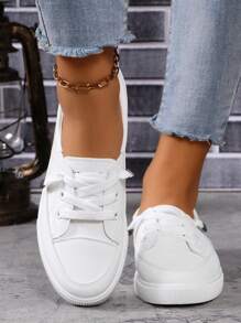 1双舒适皮革女式百搭休闲运动户外鞋