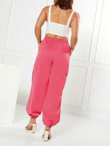 Calça Cargo Feminina com Perna Larga Bolso com Abas Cordão na Cintura