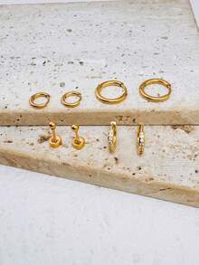 Set Anting Klasik CZ 4 Pasang, Dapat Ditumpuk, Cocok untuk Wanita; Anting Fashion Berlapis Emas 14K yang Indah, Desain Stud Datar, Cocok untuk Cuping Telinga, Tulang Rawan, Helix, dan Tindik Lainnya, Cocok untuk Anak Perempuan - Emas - View 2