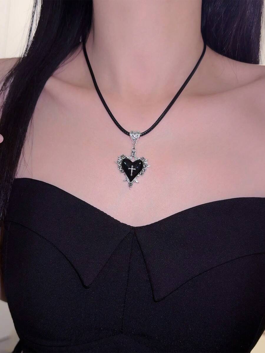 Dây chuyền da hình trái tim gai đỏ phong cách Gothic cổ điển, dây chuyền choker thánh giá tối màu phóng đại cho lễ Halloween