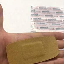 50 Stücke extra große wasserdichte und atmungsaktive Verbandpflaster für Notfall-Wundversorgung aus PE-Material, ideal für Sportverletzungen und Outdoor-Einsatz - Verschiedenfarbig - Übersicht 3