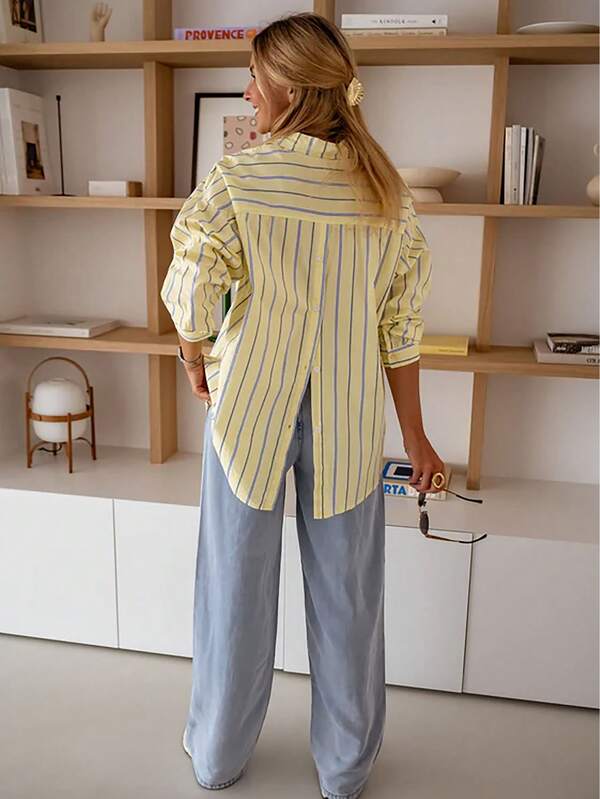 女士衬衫，时尚前后开襟，前后纽扣装饰女士衬衫，时尚优雅，多种穿法，亮黄色配蓝色条纹，时尚简约的设计，适合日常穿着、通勤和街头风格