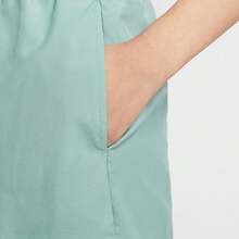 Nike 女士 AS W NSW MR ESSNTL WVN SHORT 梭织短裤 FV7558-017 - 綠色 - 查看 5