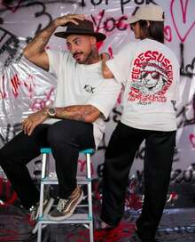 Camiseta Feminina Gola Redonda Estampa Cristã ELE RESSUCITOU Blusa em Algodão