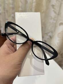 一副女士休闲复古猫眼红色小框素面眼镜，适合日常佩戴和街拍 - 多色 - 查看 17