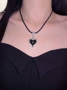 Dây chuyền da hình trái tim gai đỏ phong cách Gothic cổ điển, dây chuyền choker thánh giá tối màu phóng đại cho lễ Halloween - Trái tim - Xem 4