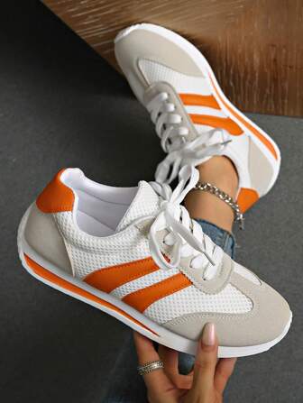 女士时尚休闲运动鞋，平底舒适防滑透气鞋，软底轻便跑步鞋百搭休闲白色运动鞋