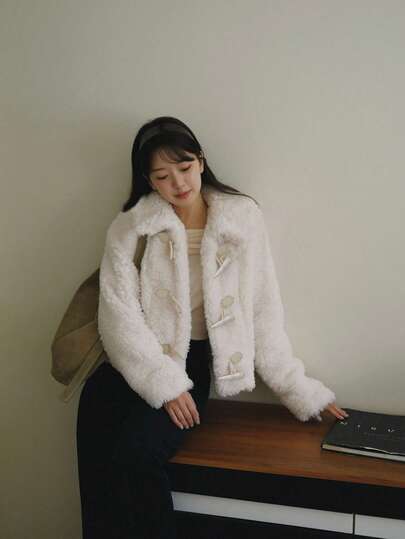 女式仿皮草翻领口袋厚夹克