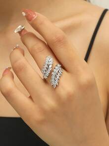 1 件高品质双色枫叶铜合金锆石开口戒指，礼物