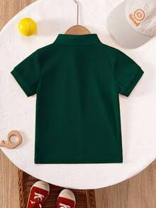 قميص بولو بأكمام قصيرة أحمر كلاسيكي أحادي اللون للأطفال الصغار والأولاد، مناسب للخروجات اليومية والتجمعات والمناسبات - أخضر - مشاهدة 2