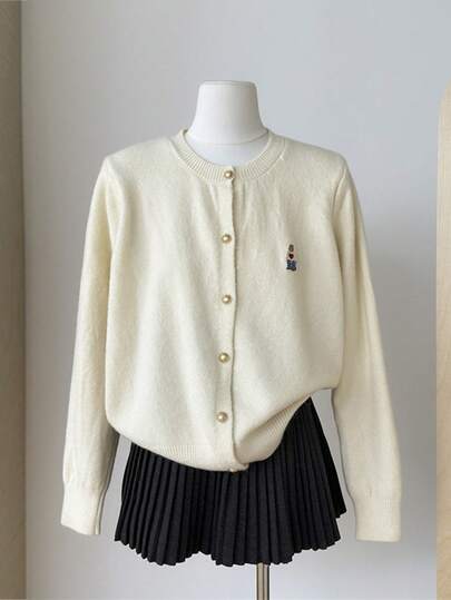 2024秋季新款女款小熊刺绣针织开衫单排扣圆领休闲长袖毛衣外套