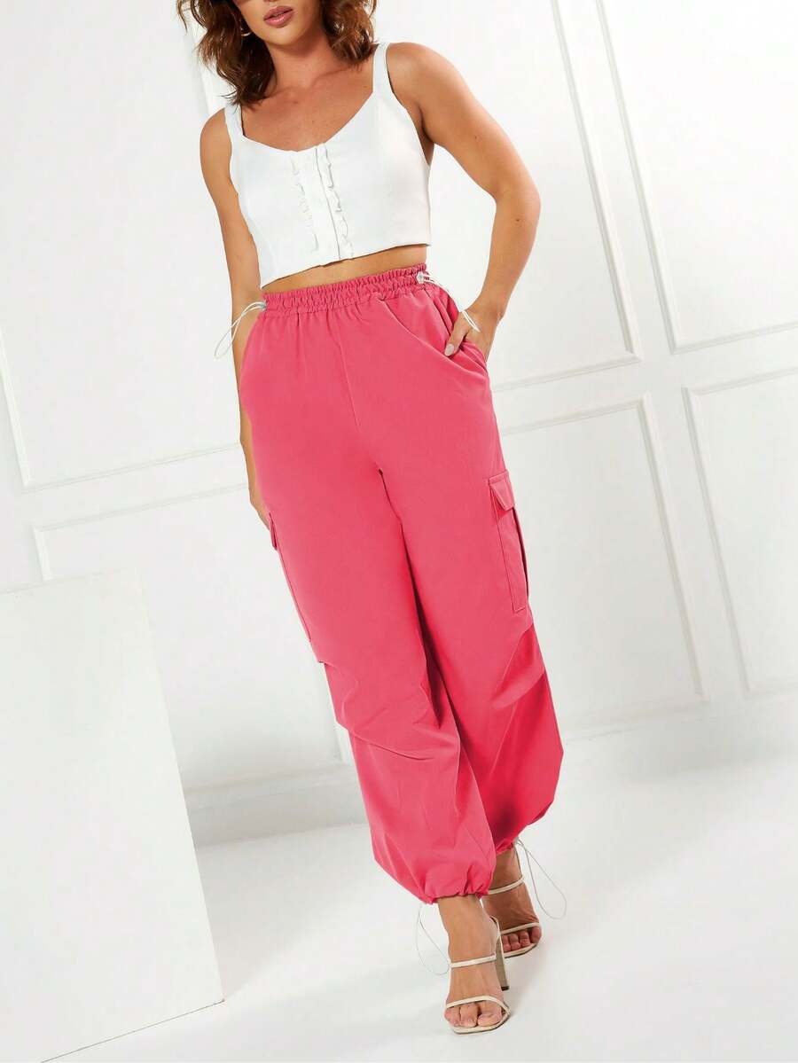 Calça Cargo Feminina com Perna Larga Bolso com Abas Cordão na Cintura