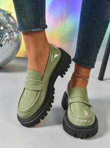 女士金属链条点缀英伦风厚底漆皮乐福鞋一脚蹬软底平底鞋时尚舒适绿色休闲鞋 - 綠色 - 查看 14