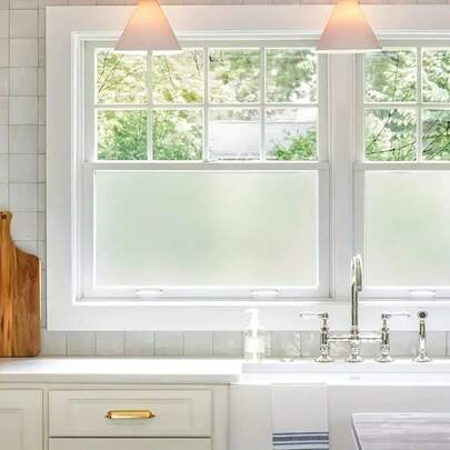 1 rollo de papel autoadhesivo transparente, impermeable y resistente al aceite, se puede pelar y pegar, resistente al calor y al aceite, revestimiento para estantes de gabinetes de cocina y cajones, adecuado para decoración de cocina y habitación, papel tapiz, pegatinas de pared, decoración de pared para dormitorio y sala de estar