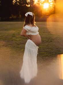 JustVH 两件套孕妇露肩荷叶边短款上衣和飘逸长裙套装，适合拍照和海滩穿着 - 白色 - 查看 7