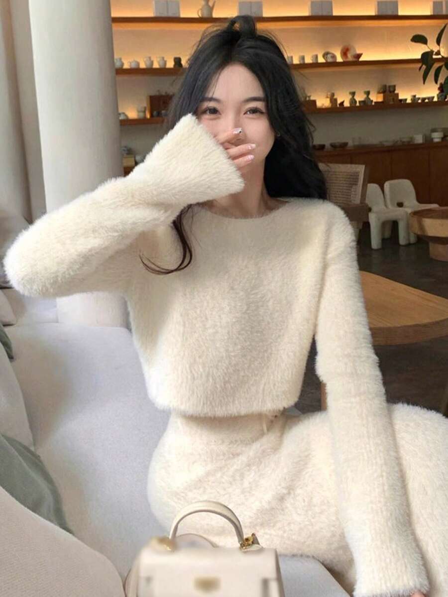 2件套优雅针织毛衣和紧身裙套装，精致优雅