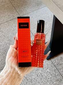 1 pièce Vaporisateur de parfum UD CLUB, parfum de pêche, série de parfums Légende JO+, 100 ml, 6 parfums différents : longue durée, naturel, frais. Ce vaporisateur d'air frais portable est parfait pour les fêtes.