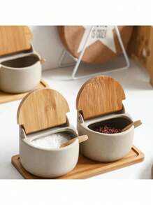 1 قطعة/3 قطع/4 قطع مجموعة أوعية توابل سيراميكية سميكة مع ملاعق وصينية خشبية، أوعية تخزين للملح وجوهر الدجاج والسكر والفلفل الحار المجفف مع أغطية قابلة للطي، قابلة لإعادة الاستخدام للمطبخ والطعام والشواء الخارجي