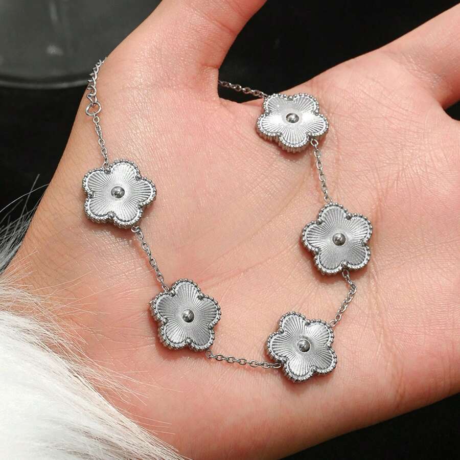 Lightweight, Luxurious And Elegant 18K Stainless Steel Plum Blossom Five-Leaf Flower Bracelet, Elegant And Versatile, 15mm - 銀色 - 查看 1