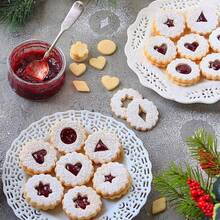 Bộ 9 khuôn dập hình mặt trăng, hình trái tim, dùng làm bánh quy kẹp mứt, dụng cụ làm bánh cho tiệc ngày lễ, trang trí sinh nhật Halloween, Giáng sinh, Ngày lễ tình nhân, Lễ Phục sinh kèm dụng cụ nhà bếp hình tròn hình hoa - Bạc - Xem 1