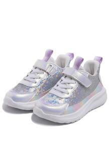 1双时尚舒适轻便的春季儿童魔术贴运动鞋。夏季透气镂空中大童跑鞋。学生日常穿着防滑耐用EVA外底。模压鞋垫，稳固贴合，鞋底柔软，适合日常穿着和跑步。 - 白色 - 查看 7