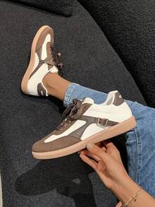 Women's Casual Sneakers, Retro Flat Buckle Design, Low-Top Lace-Up Trainers, Suitable For Daily Wear, All Seasons