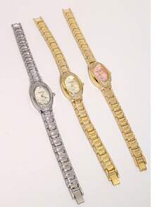 Armbanduhr für Frauen, luxuriös und elegant mit ovalem Zifferblatt, Edelstahlarmband, Damen Quarz Armbanduhr als Geschenk