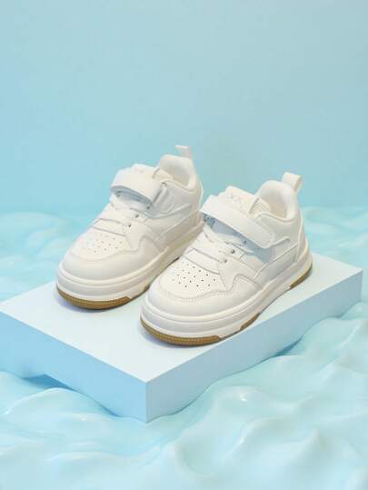 1 双儿童白色运动鞋，新款设计女童/男童运动鞋，防滑、轻便、软底，适合日常穿着和各种休闲场合的休闲鞋