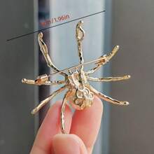 1pc Halloween Spider Brooch Pin, Luxury Vintage Accessory Pearl Decor Lapel Pin, Minimalist Alloy Versatile Brooch Office Accessories Shirts Jacket Jewelry Christmas