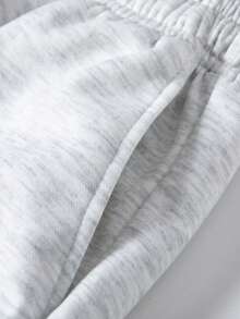 男士纯色圆领短袖休闲T恤和字母印花抽绳腰短裤套装，夏季 - 淺灰色 - 查看 4