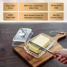 A Set Of European-Style Cake Trays With Covered Glass Lids, Dessert Bread Display Plates, Butter Plates With Square Glass Dust Covers, Jewelry Storage Boxes, And Pearl Cheese Boxes.