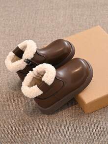 This Children's Thermal-Lined Hook And Loop Ankle Boots Are Suitable For Wearing In Winter