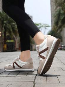 2025 Autunno Scarpe da donna retrò con punta tonda e lacci, suola morbida e confortevole, scarpe casual versatili e traspiranti per l'uso quotidiano e la corsa, colore unito