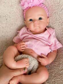 Bettie Doll head 1-4 1个18英寸涂漆硅胶贝蒂女孩娃娃,手工制作柔软硅胶公主重生娃娃 - 全身硅胶材质,逼真肤色,可张嘴,解剖结构精准,是女孩的完美伴侣或收藏礼物,也是圣诞礼物的理想之选。 - 彩色 - 查看 4