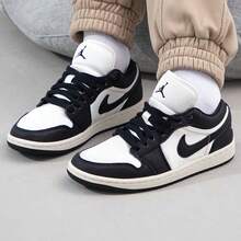 Nike Jordan 1 Low SE Vintage Panda 女款帆布运动鞋，帆布面料，黑色，摔纹皮革，经典款 FB9893-101 - 黑白 - 查看 1