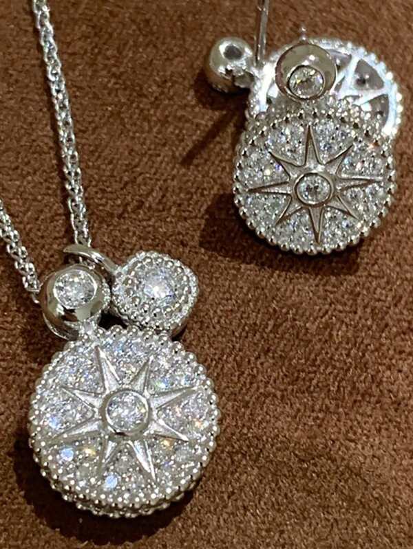 3 pièces/Set (peuvent être sélectionnées individuellement) Ensemble de bijoux de mode élégant et sophistiqué, composé d'un pendentif, de boucles d'oreilles et d'une bague en forme d'étoile à 8 branches entièrement ornées de strass. Haute qualité et de luxe, convient pour le port quotidien, les festivals, les soirées et comme cadeau de la Saint-Valentin pour les femmes.