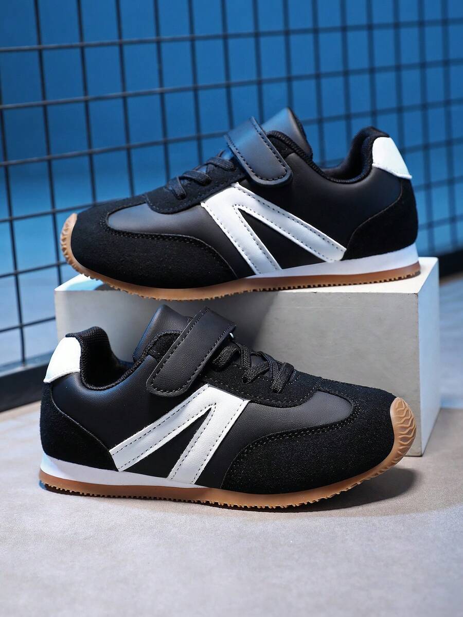 1 Pair Unisex Lightweight Casual Sports Shoes, Soft Sole, With Laces, Easy To Wear And Take Off, Suitable For Spring And Autumn. New Fashion Casual Sports Shoes, Suitable For Boys, Girls, Children, Versatile Shoe Style. Children's Breathable Casual Sports Shoes, Boys And Girls Sports Training Shoes. - Black and White - View 1