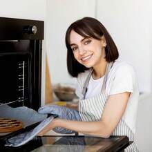 Cotton Linen Aprons With Pockets For Baking Funny Printed Aprons For BBQ Parties 2 Pack Kitchen Aprons Apron For Cooking With 2 Pockets Unisex Adjustable Neck Strap Chef Aprons For Men Women Insulated Aprons For Hot Food Handling - Đen và nâu - Xem 6