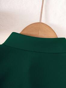 قميص بولو بأكمام قصيرة أحمر كلاسيكي أحادي اللون للأطفال الصغار والأولاد، مناسب للخروجات اليومية والتجمعات والمناسبات - أخضر - مشاهدة 4